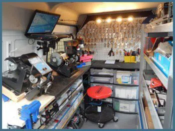 Safe Key Shop Houston, TX 713-470-0710 - 2-mobile-locksmith